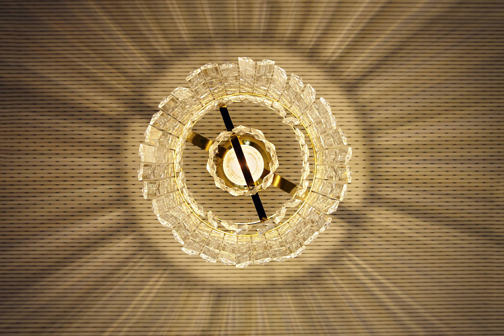 Minimalist chandelier at Clinique La Prairie